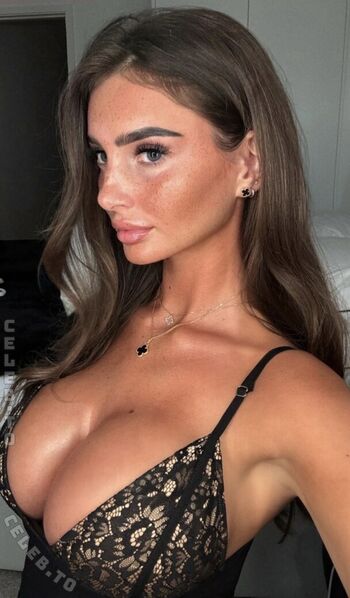 Full leaked Maddycheary private onlyfans photo