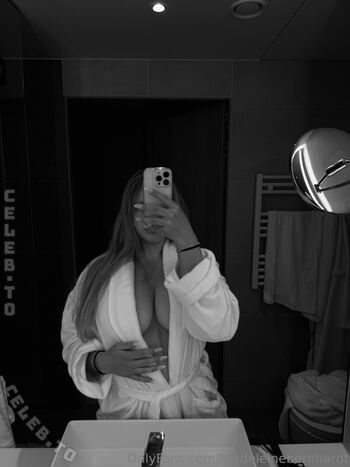 Full leaked Madeleine private onlyfans photo