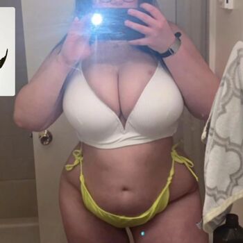 Full leaked Madeline van aken private onlyfans photo