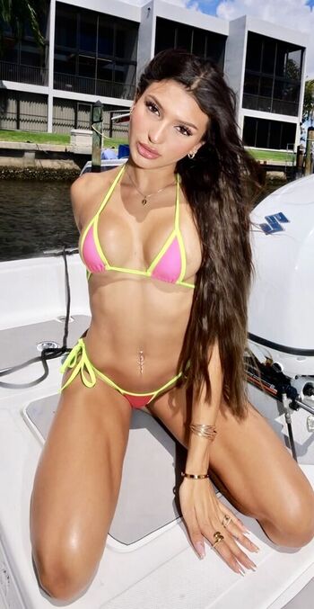 Full leaked Madi mills private photo