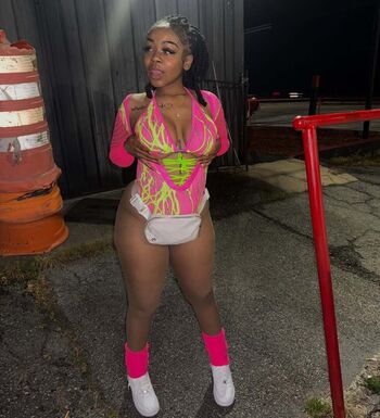 Full leaked Maebreshae private onlyfans photo
