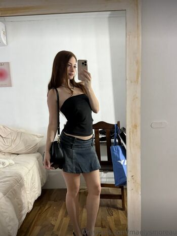 Full leaked Maelysmoreau private photo