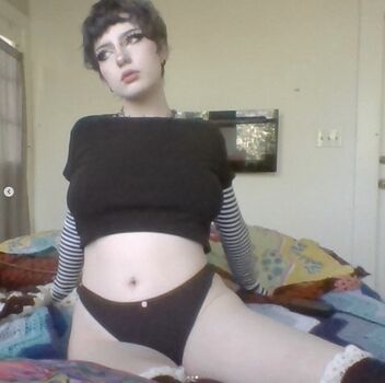 Full leaked Maeve private photo
