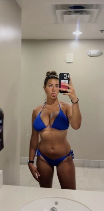 Full leaked Maggie private photo