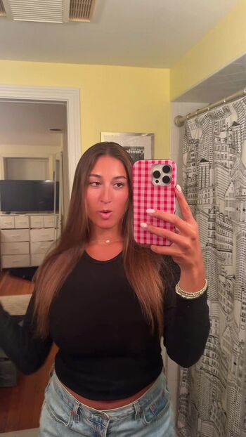 Full leaked Maggie private photo