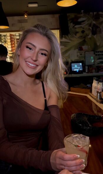 Full leaked Maggieehenry private photo