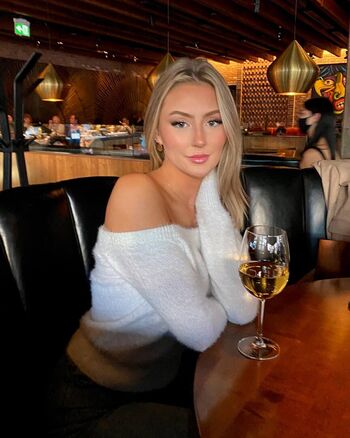 Full leaked Maggieehenry private photo