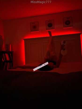 Full leaked Magicschoolbusdropout private onlyfans photo