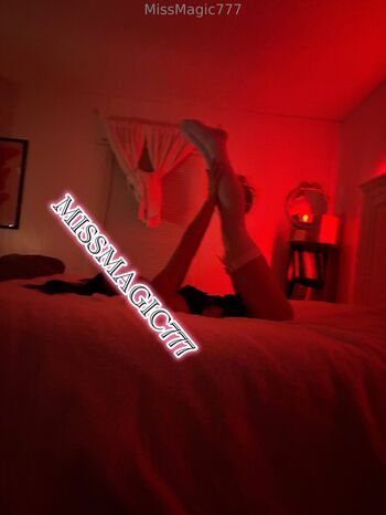 Full leaked Magicschoolbusdropout private onlyfans photo