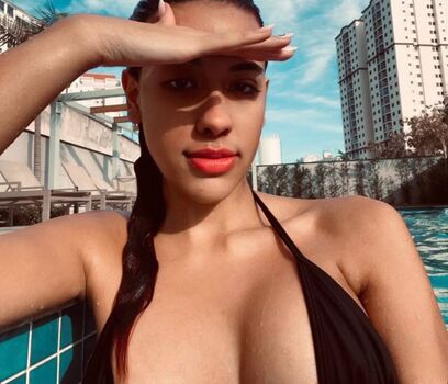 Full leaked Magrinha siliconada private onlyfans photo