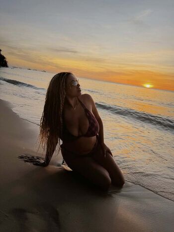 Full leaked Mahalia private onlyfans photo