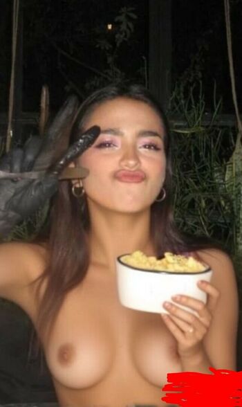 Full leaked Maia reficco private photo