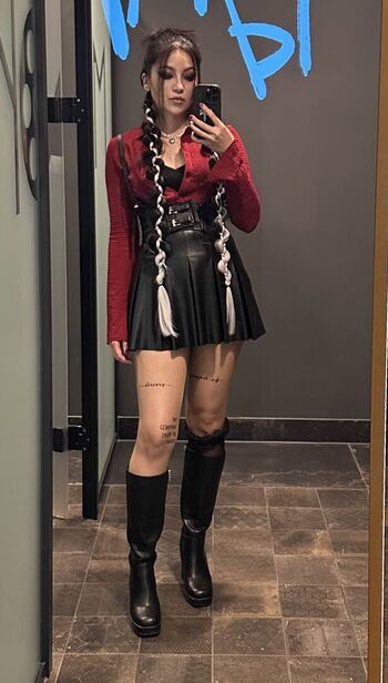 Full leaked Mailinh page private onlyfans photo