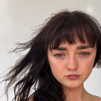 Full leaked Maisie williams private photo