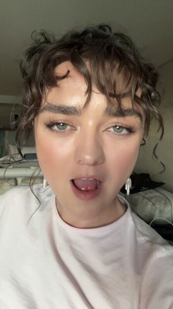 Full leaked Maisie williams page private photo