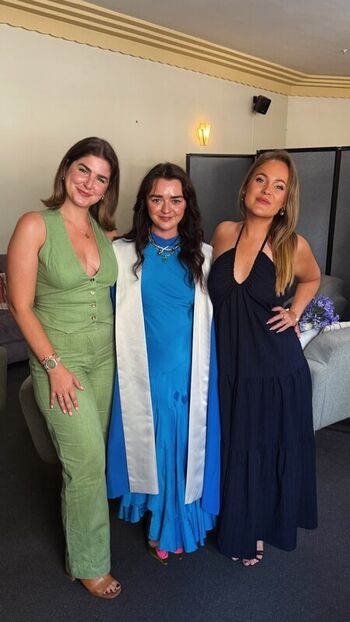 Full leaked Maisie williams page private photo