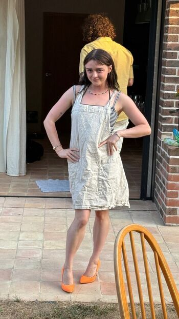Full leaked Maisie williams page private photo