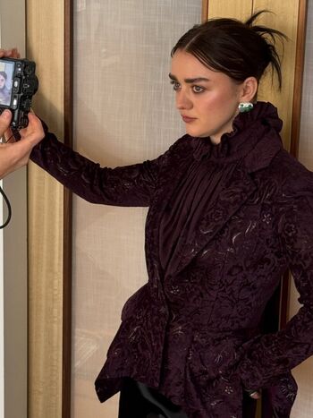 Full leaked Maisie williams page private photo