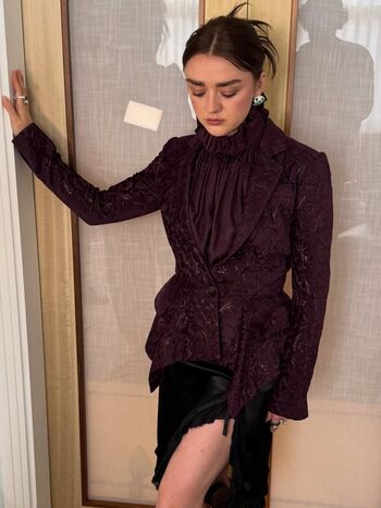 Full leaked Maisie williams page private photo
