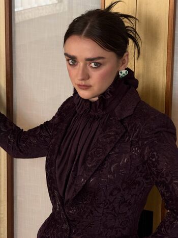 Full leaked Maisie williams page private photo