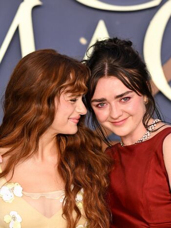 Full leaked Maisie williams page private photo
