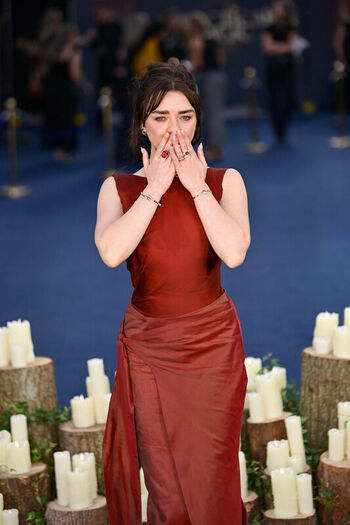 Full leaked Maisie williams page private photo
