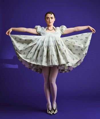Full leaked Maisie williams private photo