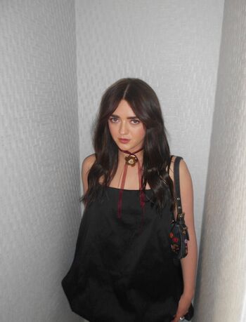 Full leaked Maisie williams private photo