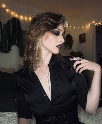 Full leaked Maisielynnie private photo