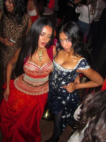 Full leaked Maitreyi ramakrishnan private photo