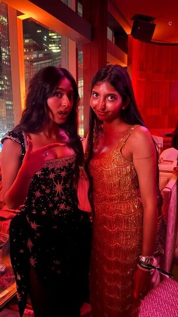 Full leaked Maitreyi ramakrishnan private photo
