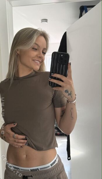 Full leaked Maja hochhalter private photo