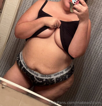 Full leaked Makeashcum private photo