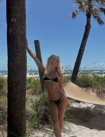 Full leaked Makennaabennett private onlyfans photo