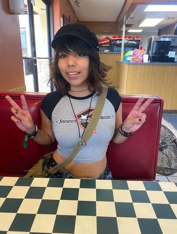 Full leaked Makeoutradio page private onlyfans photo