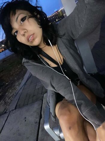 Full leaked Makeoutradio private onlyfans photo