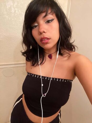 Full leaked Makeoutradio private onlyfans photo