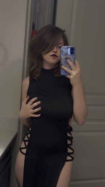 Full leaked Makomommyvt private photo