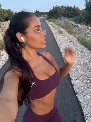 Full leaked Malaika terry page private photo