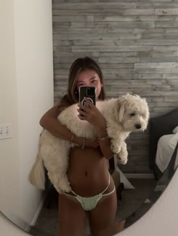Full leaked Malia jeo private photo