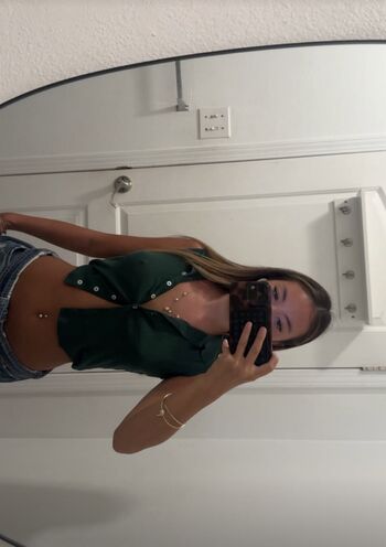 Full leaked Malia jeo private photo