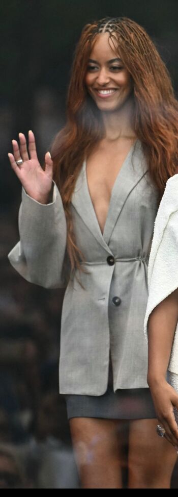 Full leaked Malia obama private photo