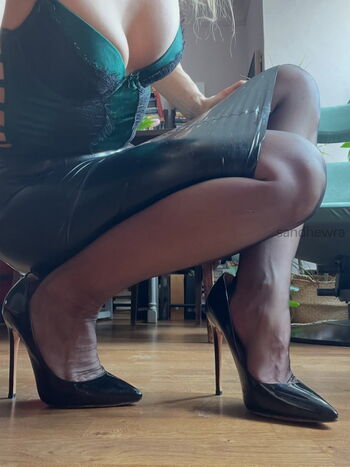 Full leaked Malinawhispers private onlyfans photo