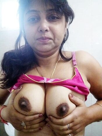 Full leaked Mallu aunty private photo