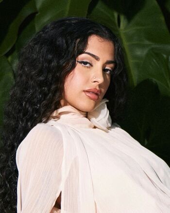 Full leaked Malu trevejo private photo