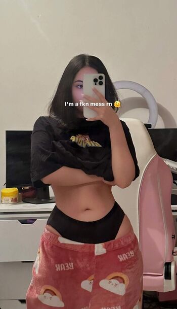 Full leaked Mamichelle private onlyfans photo