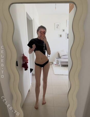 Full leaked Mamikoyoko page private photo