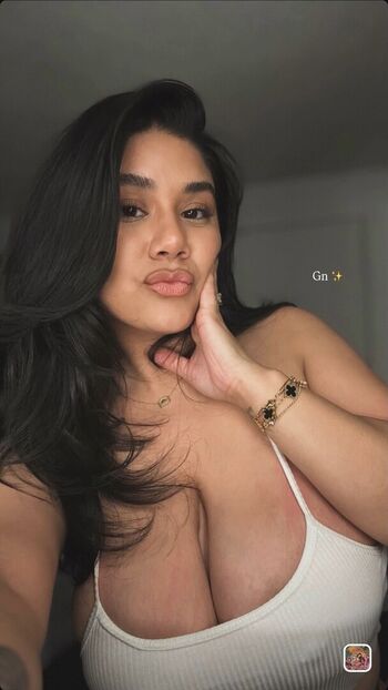 Full leaked Mandaamariahh private onlyfans photo