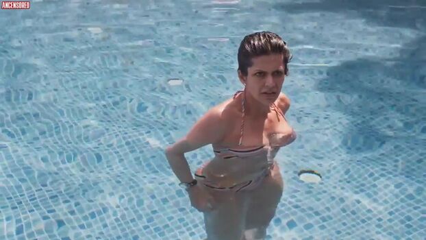 Full leaked Mandira bedi private photo