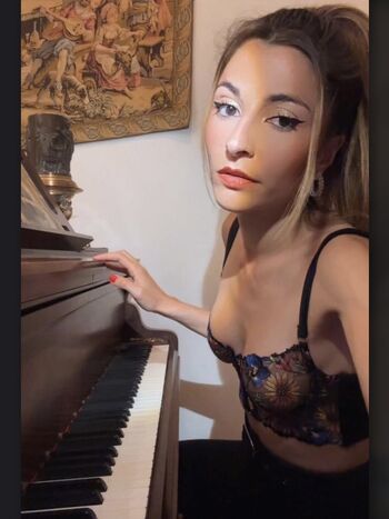 Full leaked Manon debs private photo